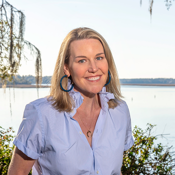 Portrait of Molly Taylor, Agent, The Ussery Group.